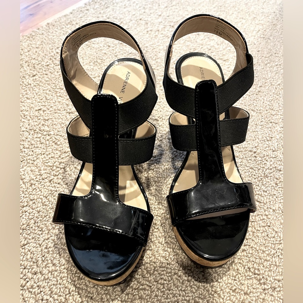 Adrienne Vittadini Wedges
Black - Size 8